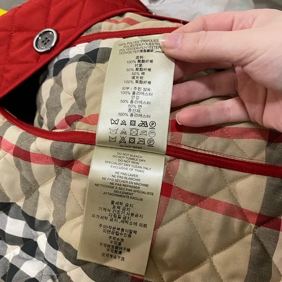 Burberry Brit Copford Red Quilted Button Jacket Size Medium - Picture 9 of 15